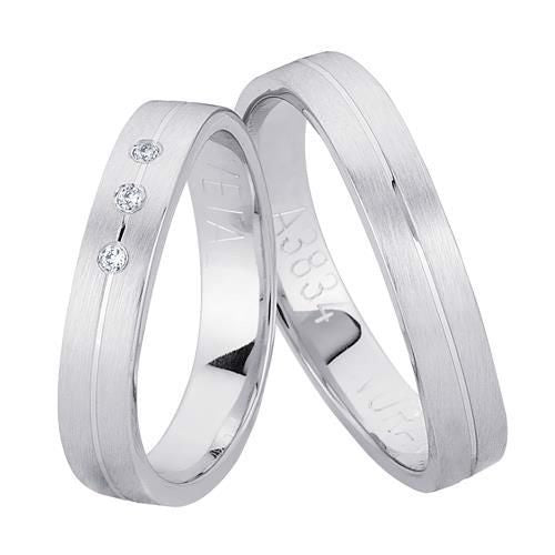 Klassiske Nuran vielsesringe i 14 kt hvidguld med silkemat overflade og tre diamanter på 0,03 ct.